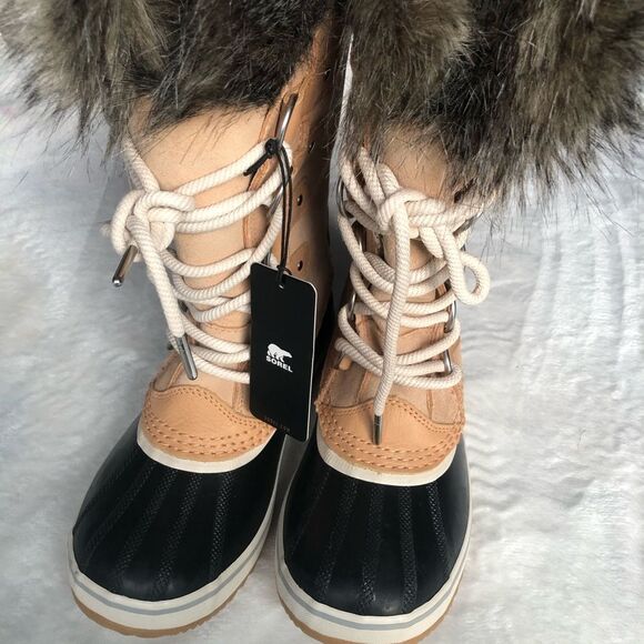 New SOREL Joan of Arctic Faux Fur Waterproof Snow Boot (Women), women size 6 - Picture 4 of 16